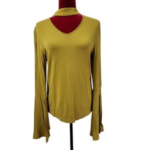 Earthbound NWOT bell sleeve top size medium chartreuse